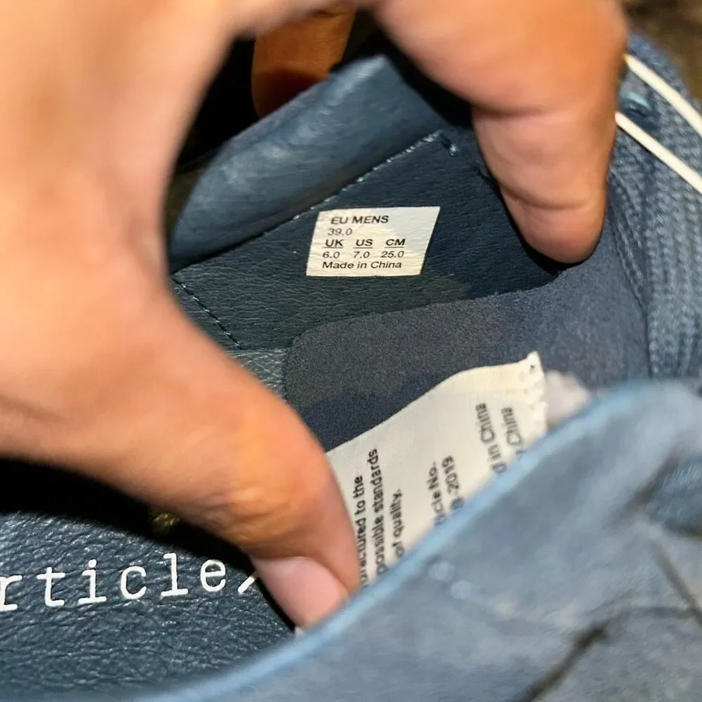 Article No Sneakers